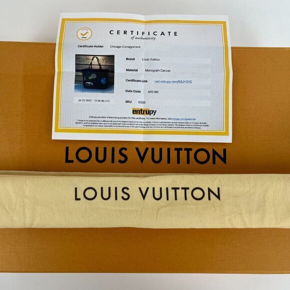 Louis Vuitton Monogram World Tour Neverfull MM - Picture 13 of 13